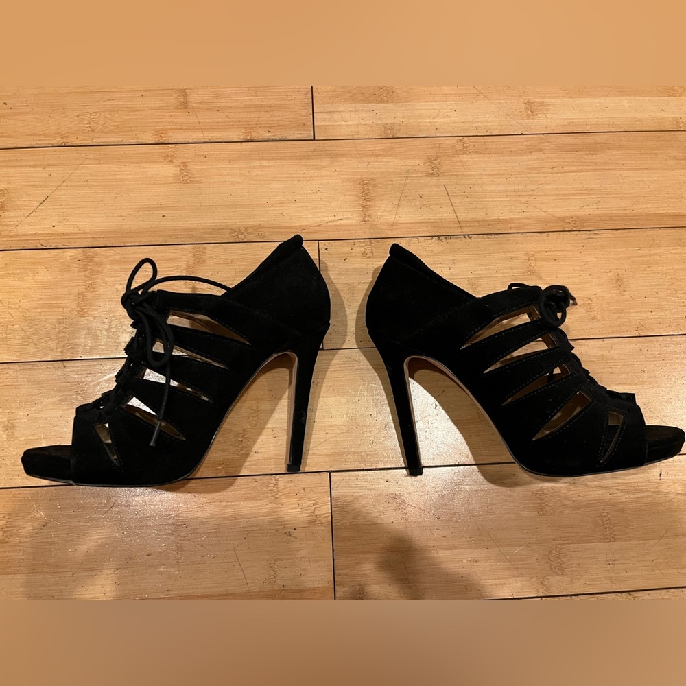 H&M Black Lace up Heels Size 37, only worn once in great condition